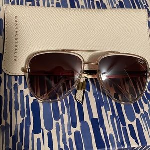 Quay sunglasses with case